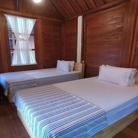Seger Nusantara Hostel Kalisat ภายนอก รูปภาพ