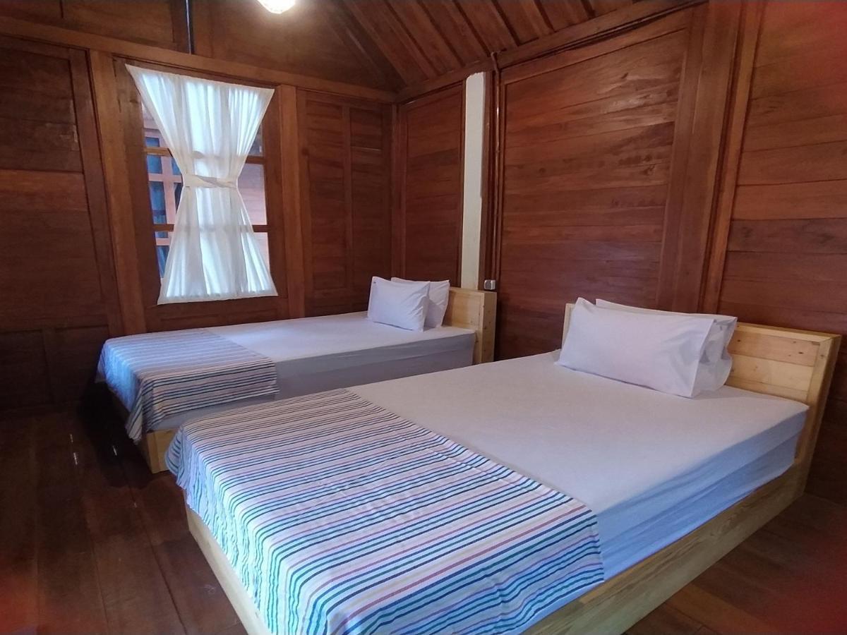 Seger Nusantara Hostel Kalisat ภายนอก รูปภาพ